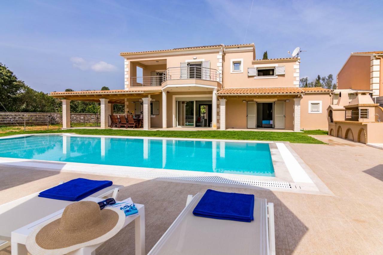 Villa Johnnie Pouládes Dış mekan fotoğraf