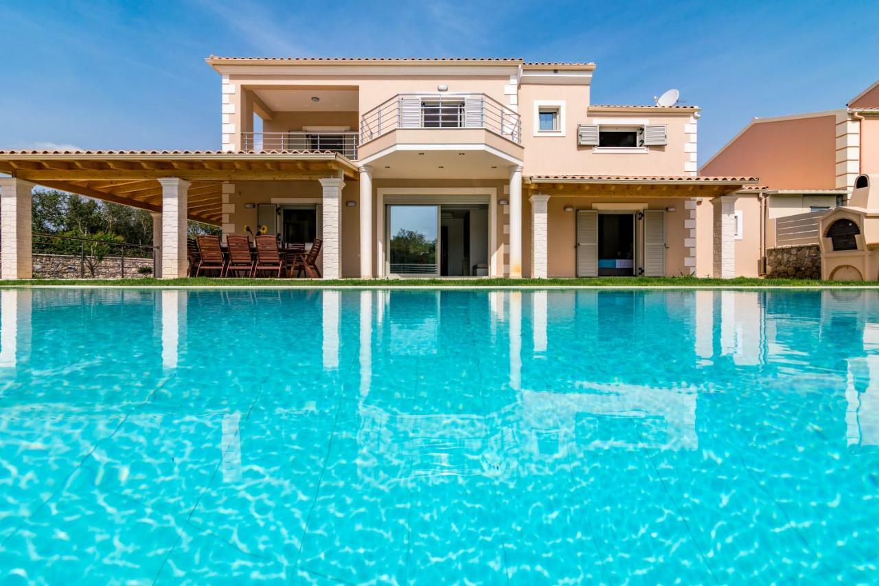 Villa Johnnie Pouládes Dış mekan fotoğraf