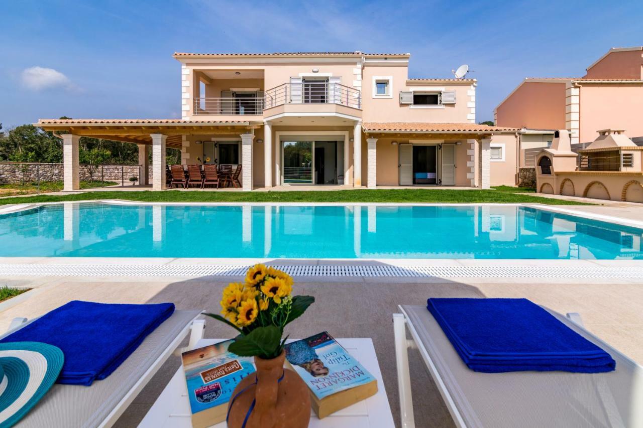 Villa Johnnie Pouládes Dış mekan fotoğraf