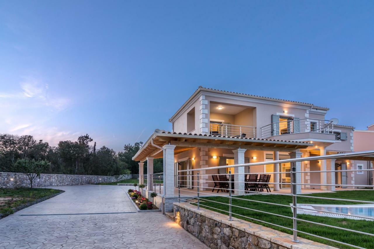 Villa Johnnie Pouládes Dış mekan fotoğraf